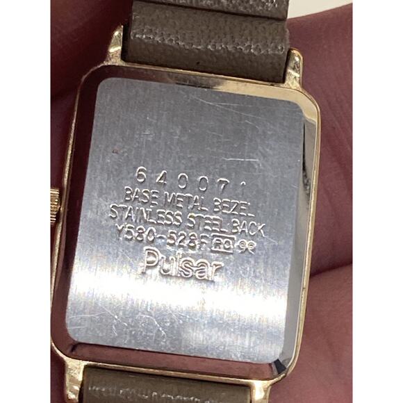 Vintage Pulsar Women’s Watch Y580-528F ( 640071 ) Needs Batteries - Picture 2 of 4